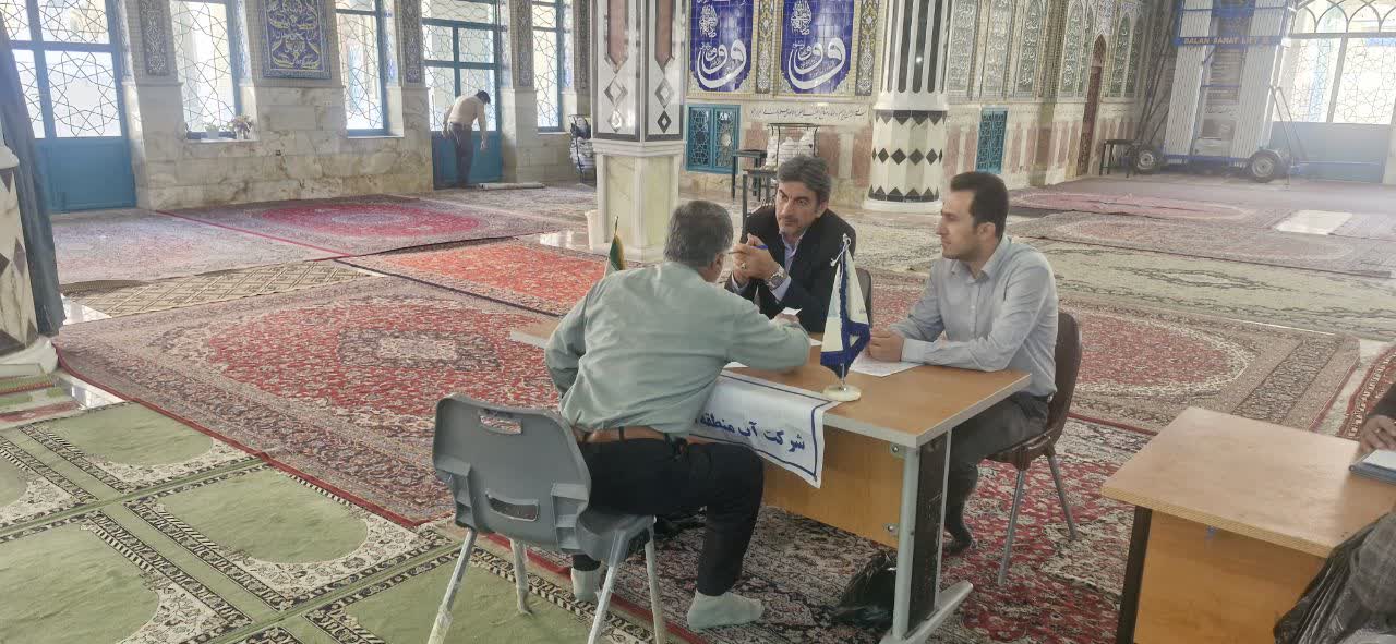 برپایی میز خدمت شرکت آب منطقه‌ای چهارمحال و بختیاری در میعادگاه نماز جمعه